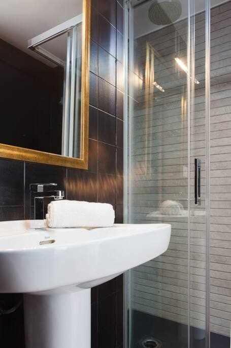Apartamento Para 4 Con Terraza En El Centro Girona Eksteriør bilde