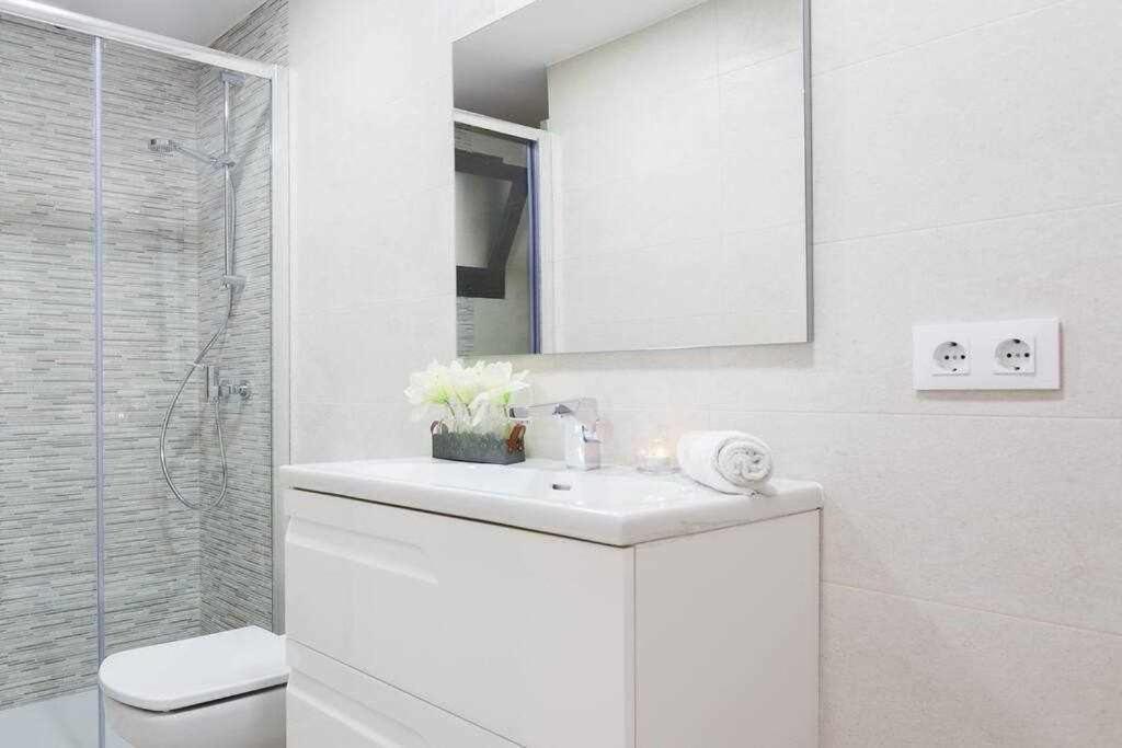 Apartamento Para 4 Con Terraza En El Centro Girona Eksteriør bilde
